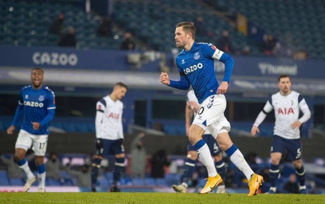 展现出了强 展现出了强